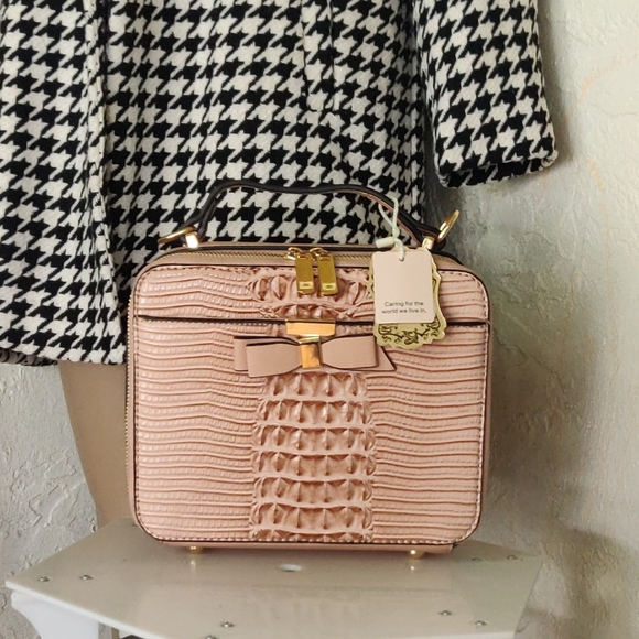 Handbags - Box Handbag